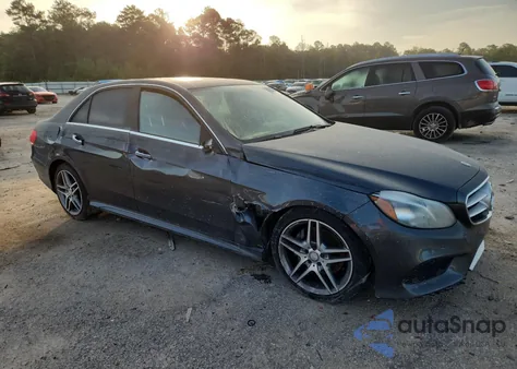 2016 Mercedes-Benz E 350 z USA, uszkodzony, nr VIN WDDHF5KB4GB294083